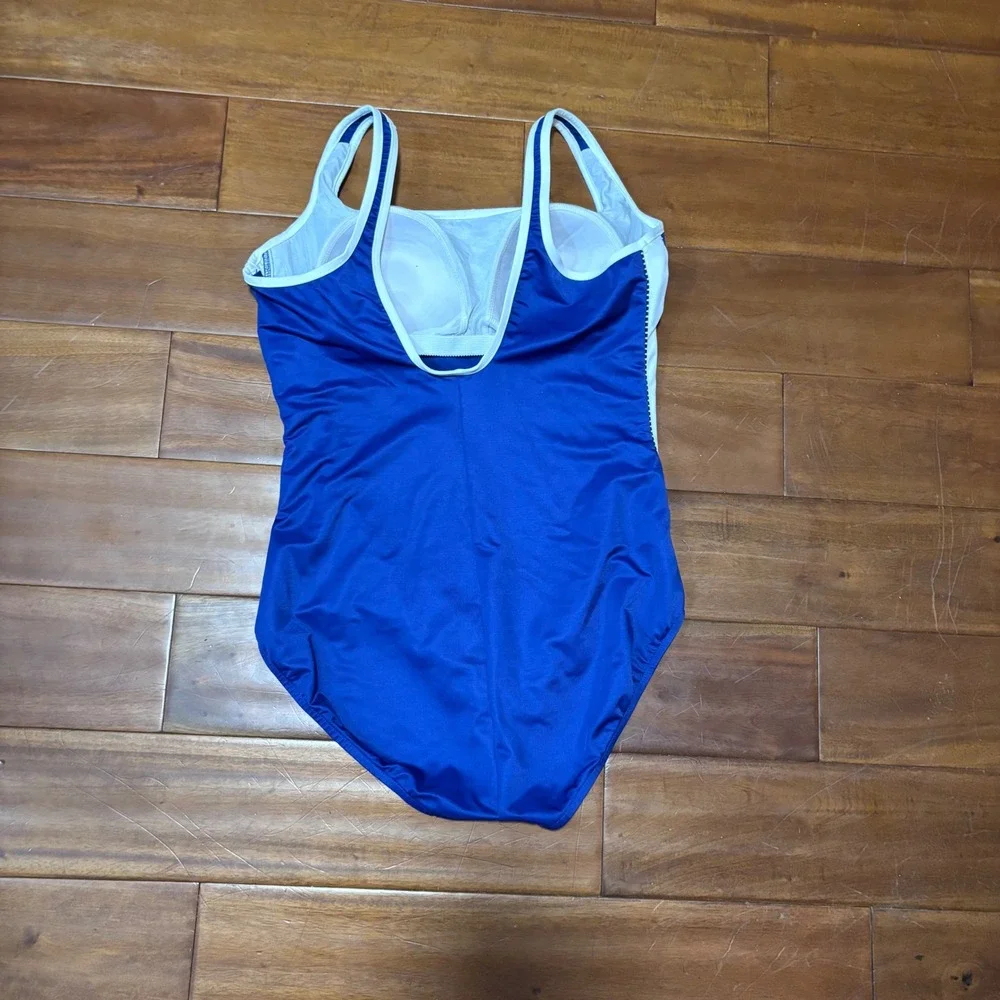 Miraclesuit Blue White Colorblock One Piece Swimsuit Tummy Control Womens 16‎